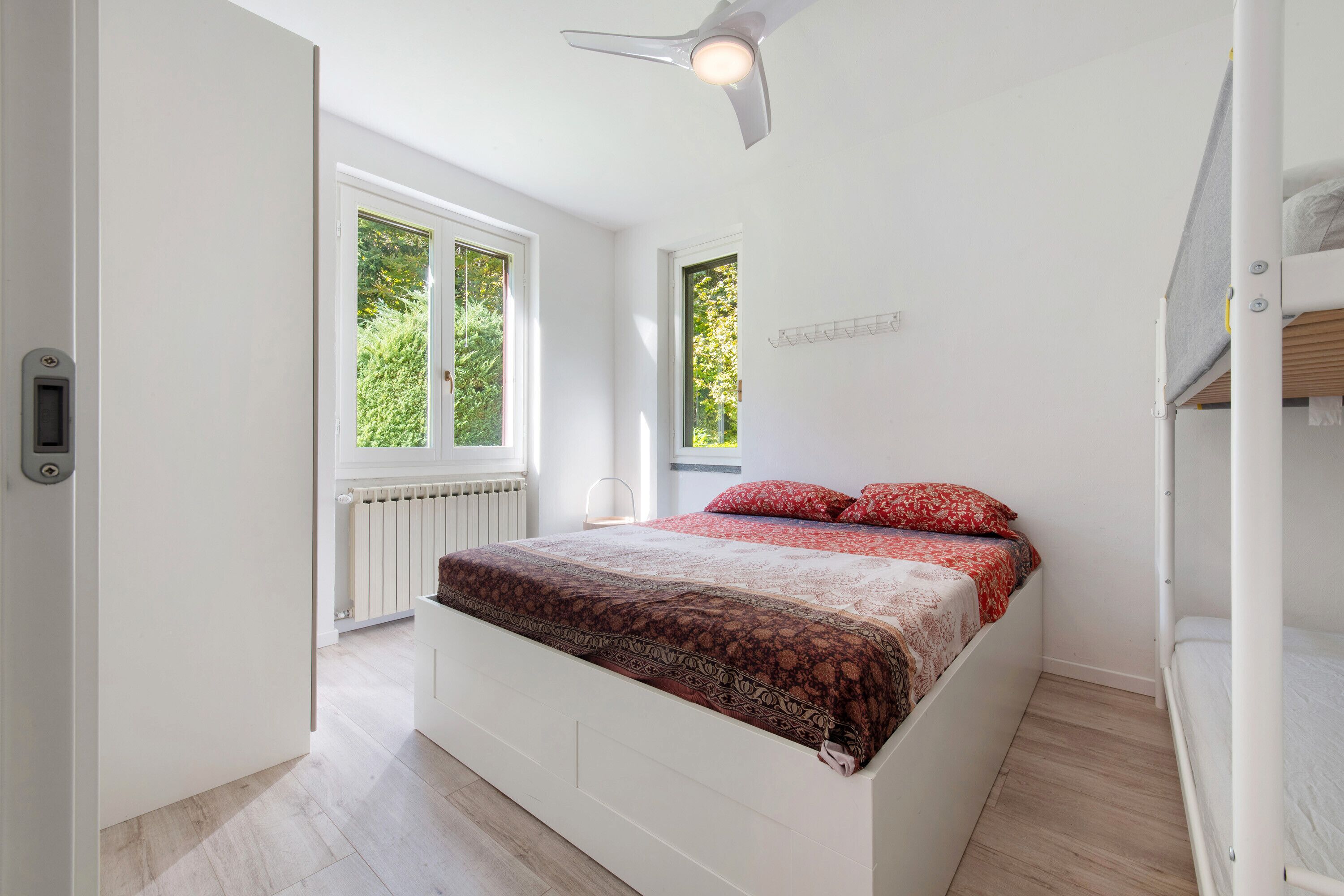 2 chambres, fer et planche à repasser, Wi-Fi, draps fournis