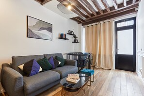 Apartment | Living area - Duplex in the Center of Paris (Paris)