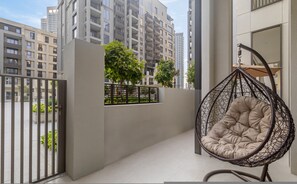 Apartment - Waterfront 1BR Creek Harbour Close to Downtown (Dubai)