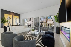 TV, fireplace