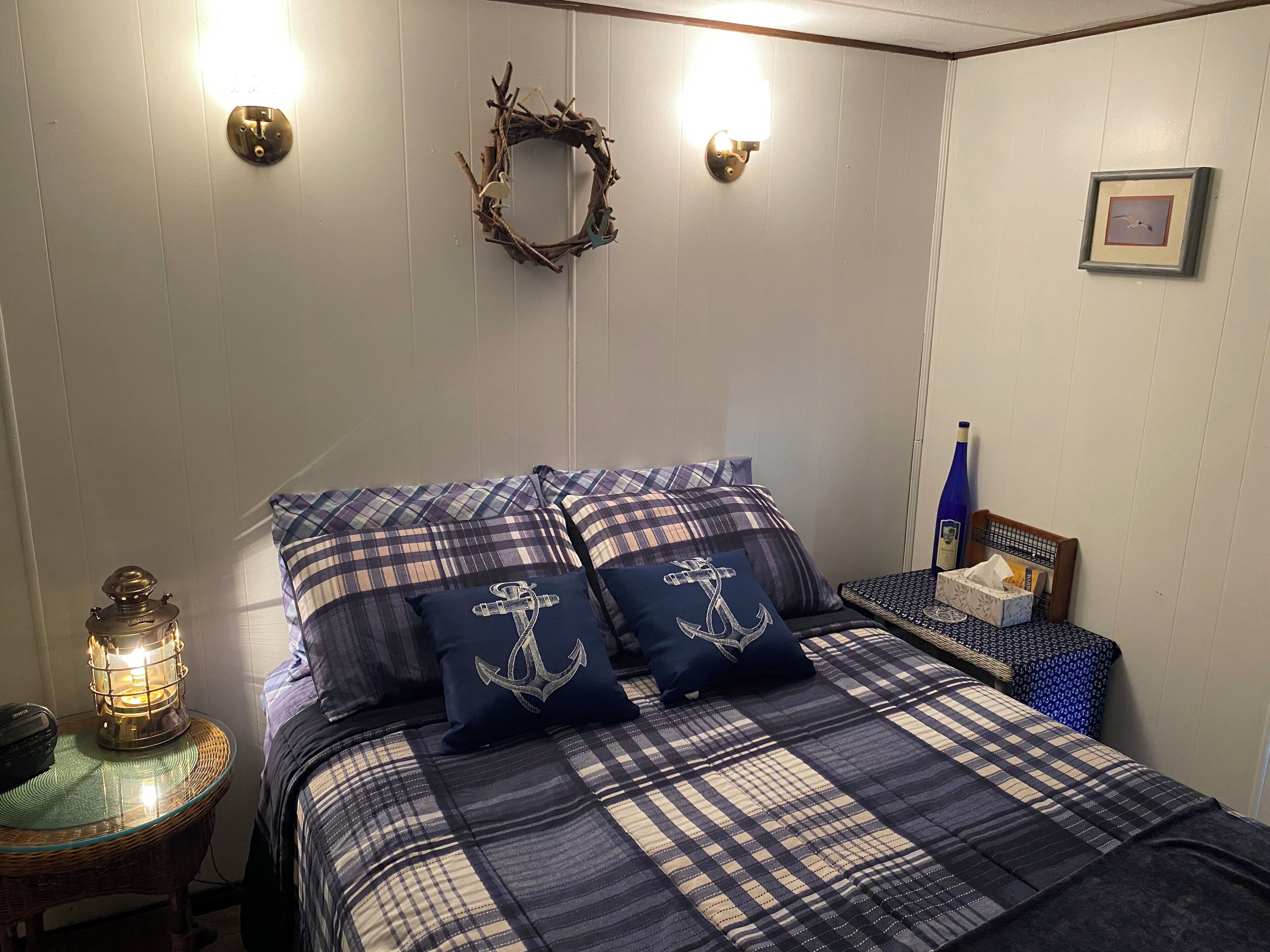 2 makuuhuonetta, silitysrauta/-lauta, ilmainen Wi-Fi, vuodevaatteet