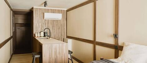 Classic Studio, 1 Queen Bed