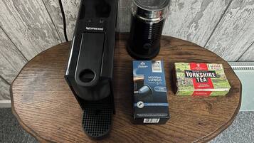 Room, 1 Bedroom, Smoking | Coffee and/or coffee maker