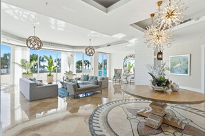 Condo, 3 Bedrooms | Interior