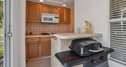 Relaxed Tropical Retreat 5 Miles To Beach 3 Bedroom Home