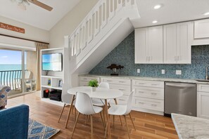 Condo, 3 Bedrooms | Dining