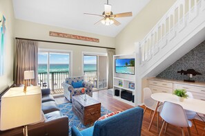 Living area - Coral Reef Club 36 3 Bedroom Condo (Destin)