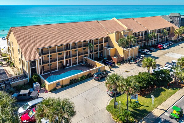 Condo, 3 chambres | Extérieur