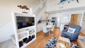 Condo, 3 Bedrooms | Living area