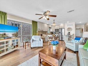 Condo, 1 Bedroom | Living area