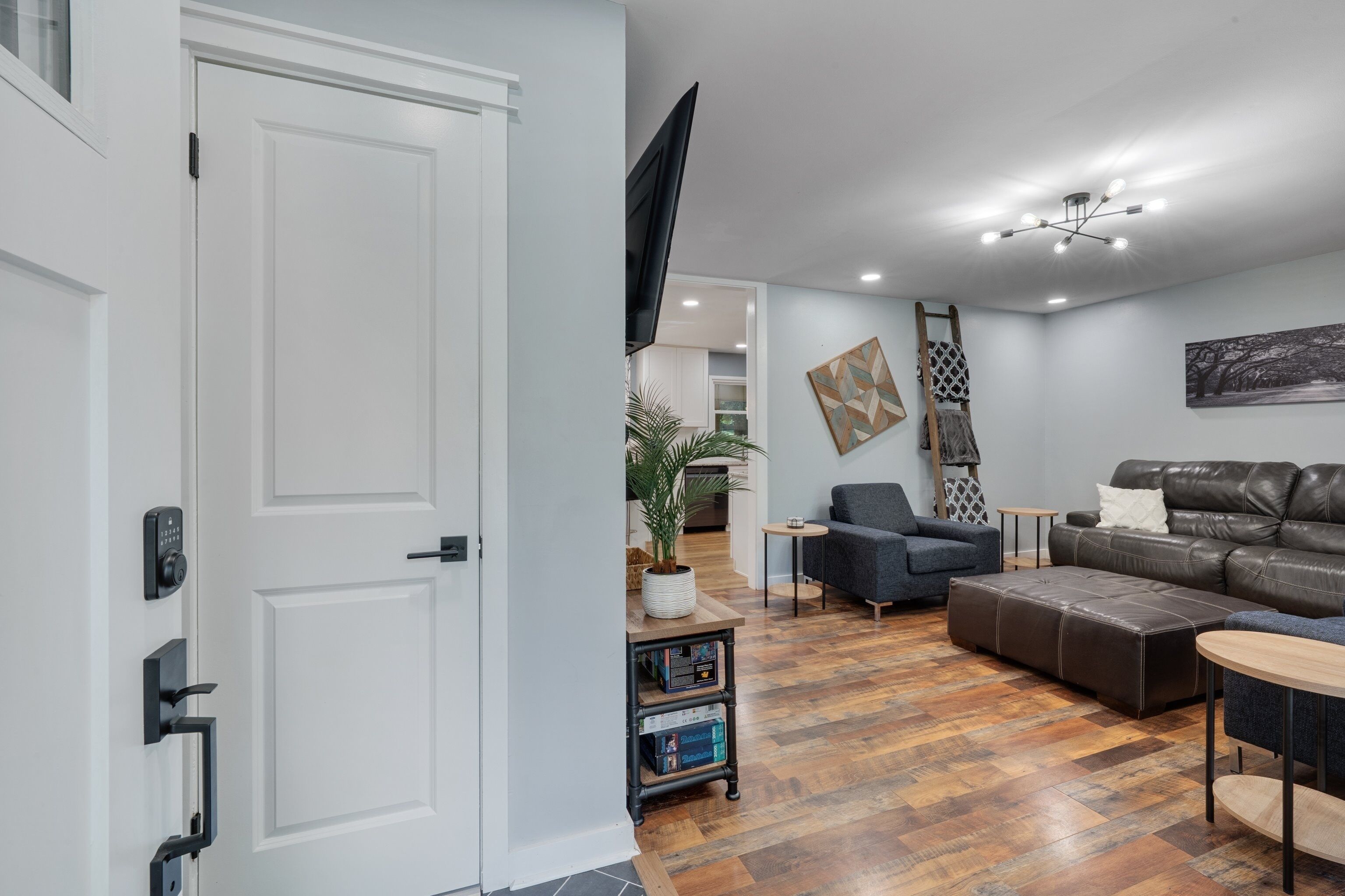 Nhà, 3 phòng ngủ | Khu phòng khách | Smart TV, dịch vụ stream 