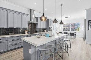 Ferienhaus, 6 Schlafzimmer | Eigene Küche | Kühlschrank, Ofen, Wasserkocher mit Kaffee-/Teezubehör, Toaster