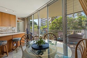 Condo, 2 Bedrooms | Dining