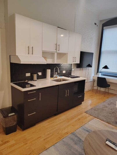 Modern Private Furnished Studio Downtown Hartford