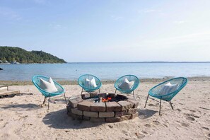 On the beach - Traverse City Lakefront: Beach, Dock & Hot Tub! (Traverse City)