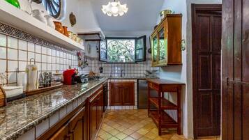 Kühlschrank, Ofen, Herdplatte, Geschirrspüler