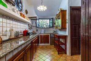 Réfrigérateur, four, plaque de cuisson, lave-vaisselle