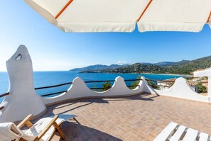 Property grounds - Villa Renata Tramonto sul Mare – Mediterranean Retreat with Sea Views (Torre delle Stelle)