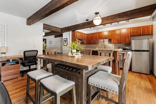 2BR Condo | Pool, HotTub, Gym! Walk to Gondola!