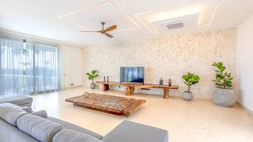 Villa | 6 bedrooms, Internet