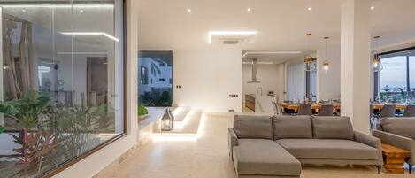 Villa | 6 bedrooms, Internet