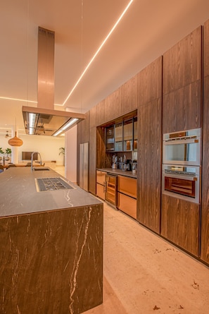 Villa | 7 bedrooms, Internet