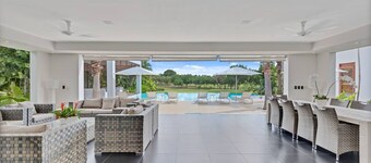 Beautifully-designed Contemporary Villa