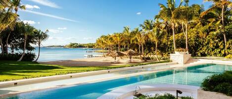 Villa, Accessible | 12 bedrooms, Internet