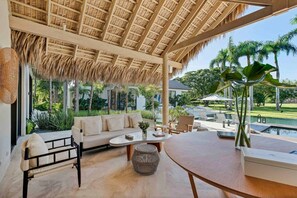 House | 8 bedrooms, Internet