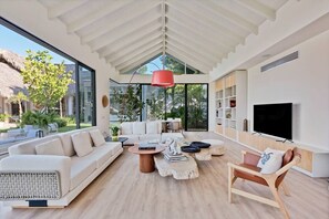 House | 8 bedrooms, Internet