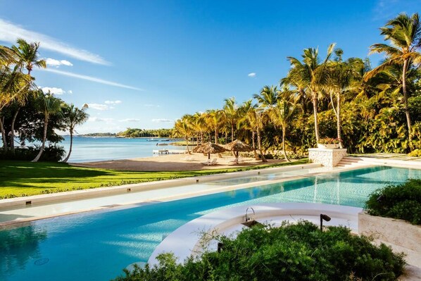 Villa, Accessible | 8 bedrooms, Internet