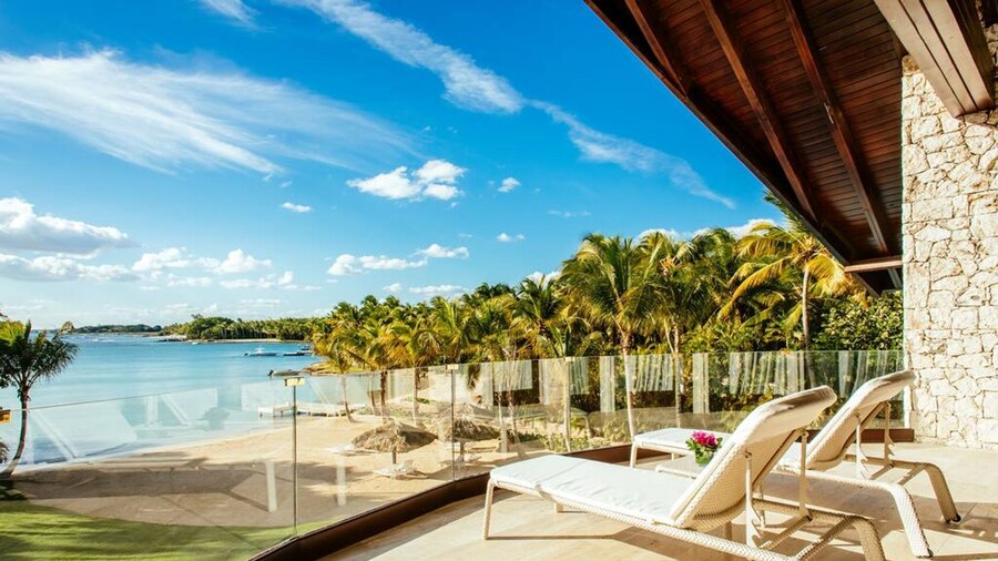 Beachfront Estate w Pool Elevator Chef Butler