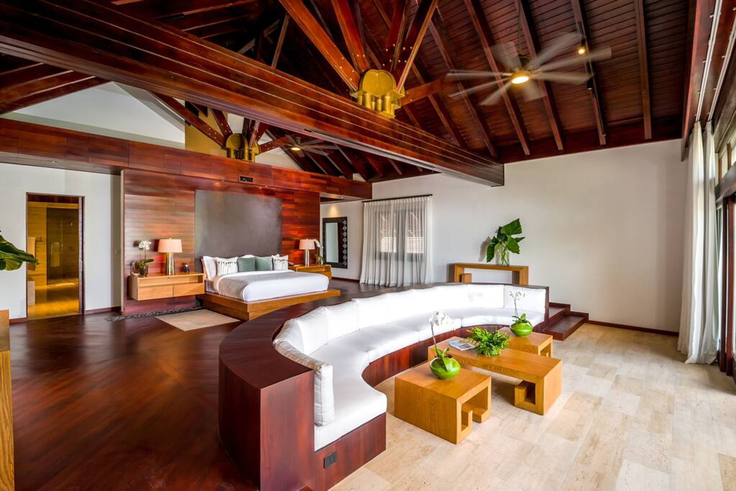 Vila, akses difabel | 8 kamar tidur dan internet