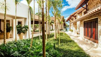 Villa, Accessible | 8 bedrooms, Internet