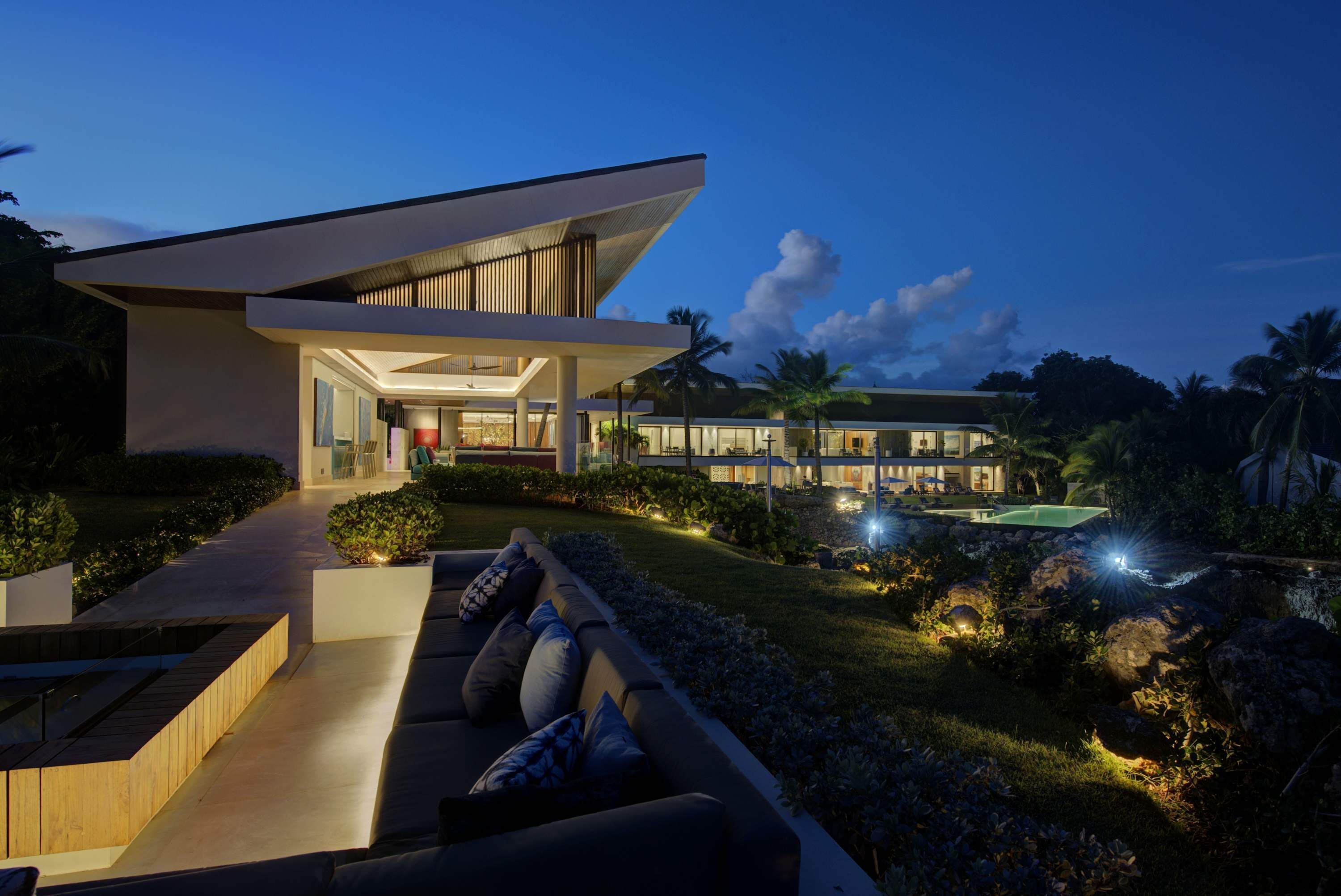 Vila, akses difabel | 10 kamar tidur dan internet