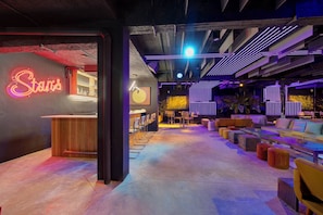 10 habitaciones y acceso a internet