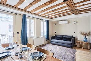 Apartment | Living area - Flat Terrace Centre de Paris Bourse (Paris)