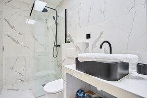 Departamento | Baño | Secadora de cabello, jabón, shampoo 