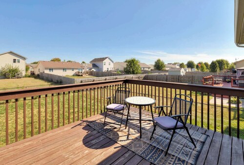 Spacious 3BR/2BA Getaway in Des Moines