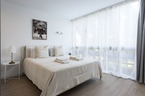 1 bedroom, in-room safe, iron/ironing board, free WiFi