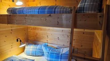 2 bedrooms, iron/ironing board, free WiFi