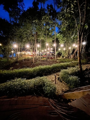 Courtyard - Lainkalogos Glamping (Mumes)