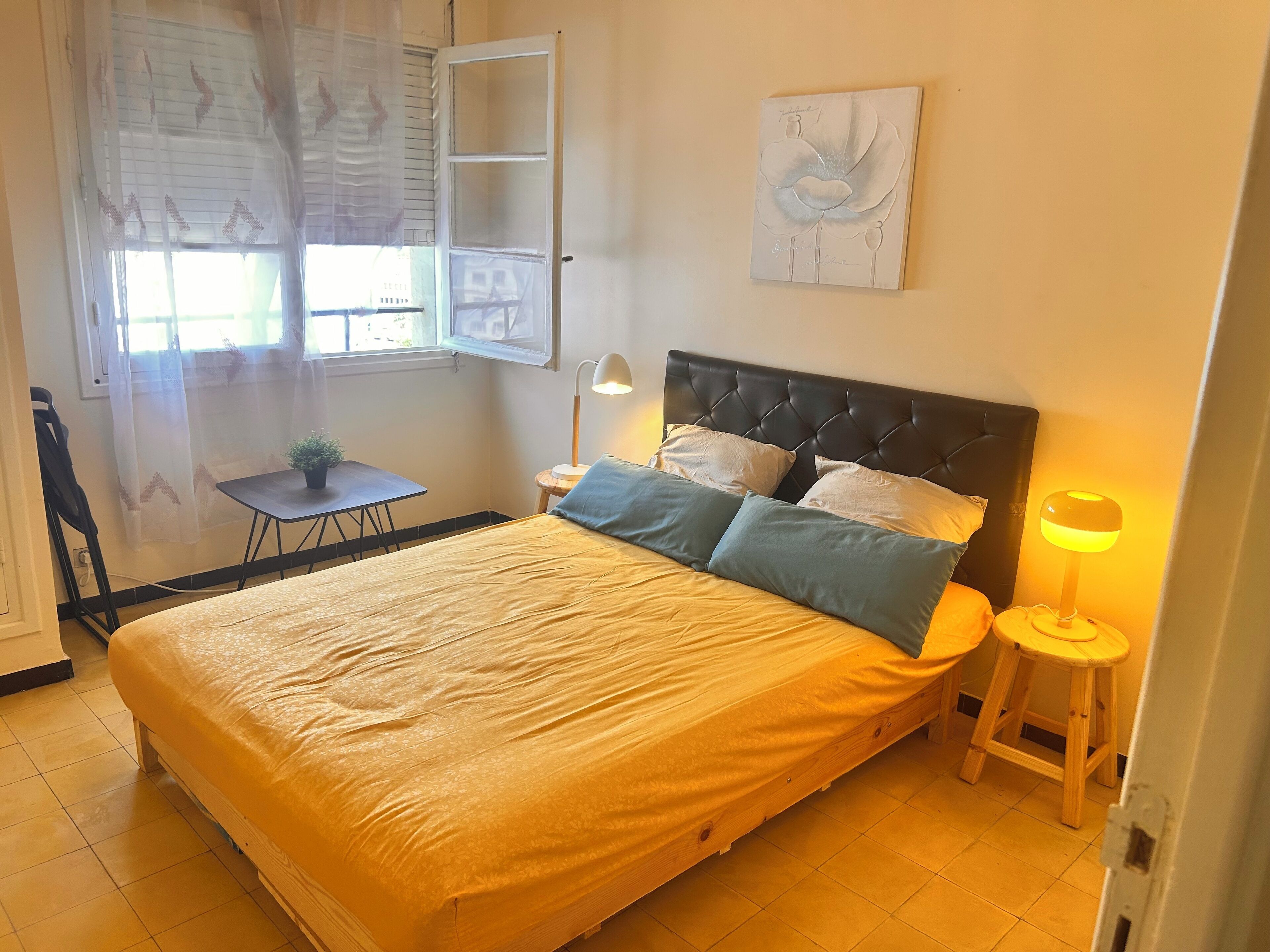 2 chambres, fer et planche à repasser, Wi-Fi, draps fournis