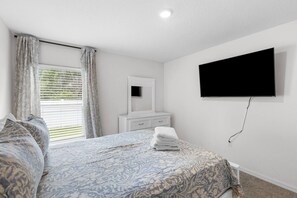 3 bedrooms, iron/ironing board, WiFi, bed sheets