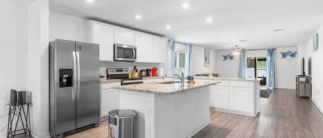 Microones, forn, placa de cuina i rentaplats