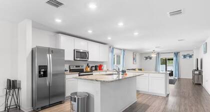 Oaks Retreat near Florida Horse Park Ocala — Fenced Yard, 3BR/2BA