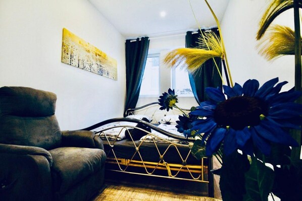 2 bedrooms, bed sheets