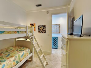 3 bedrooms, iron/ironing board, Internet, bed sheets