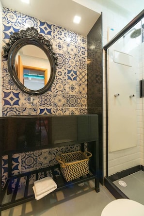 Shower, towels, toilet paper