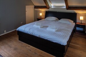 3 bedrooms, WiFi, bed sheets